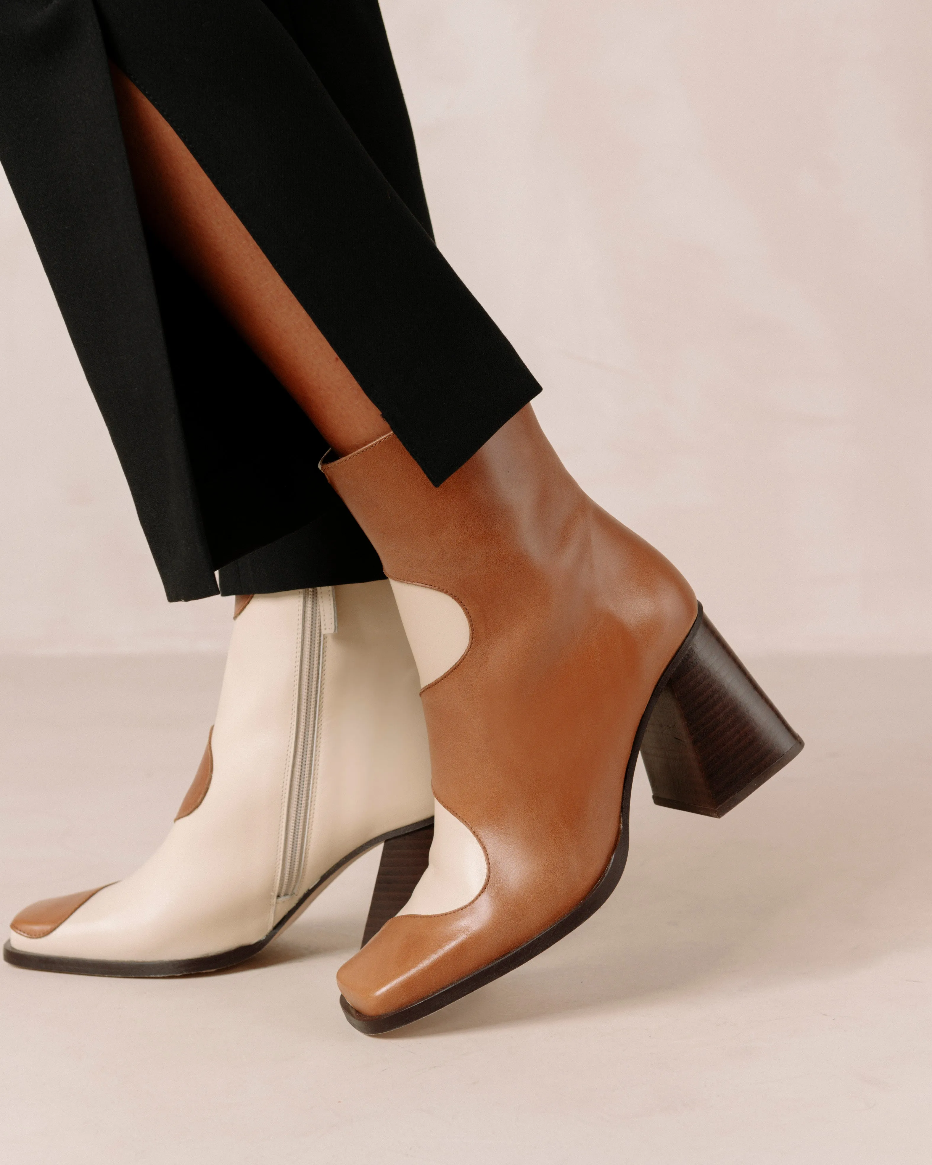 Blair Bicolor Camel Cream Ankle Boots