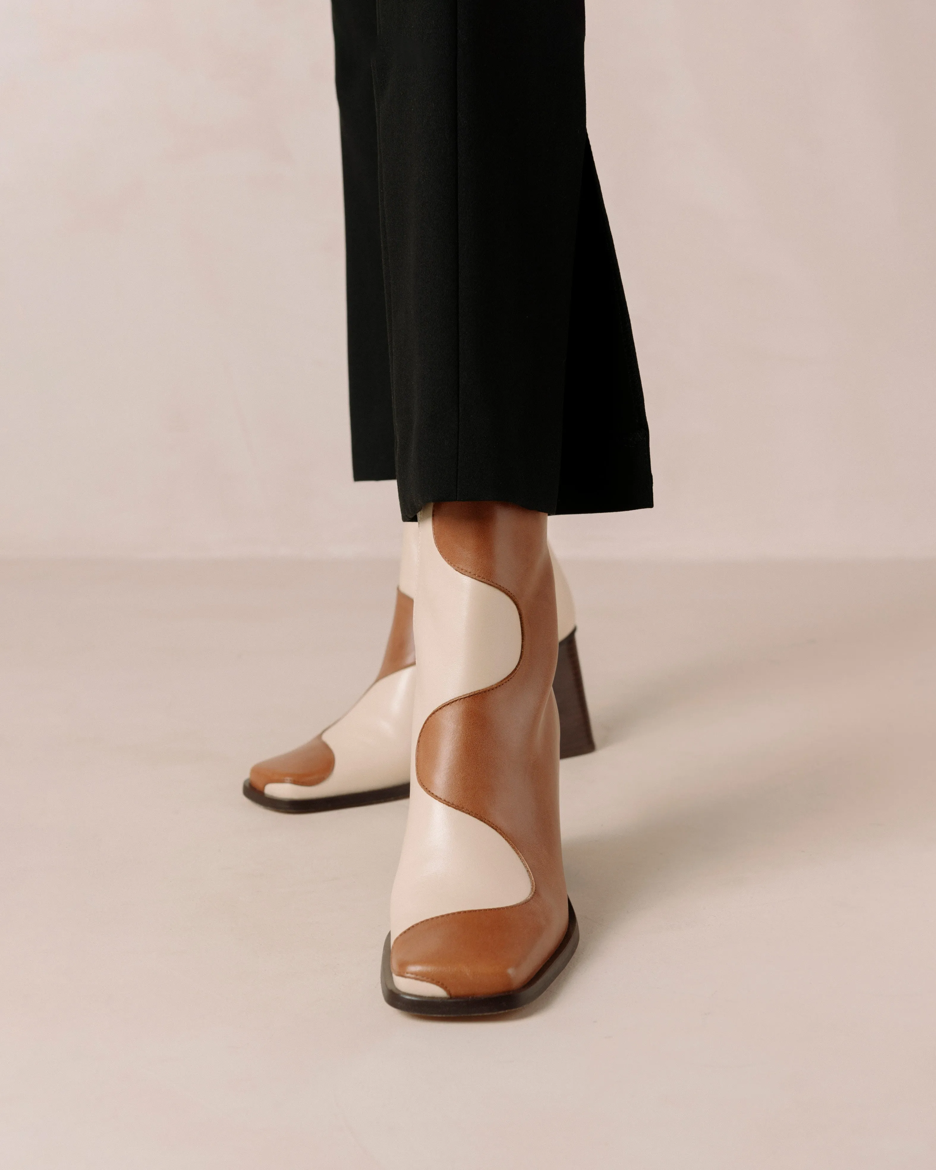 Blair Bicolor Camel Cream Ankle Boots