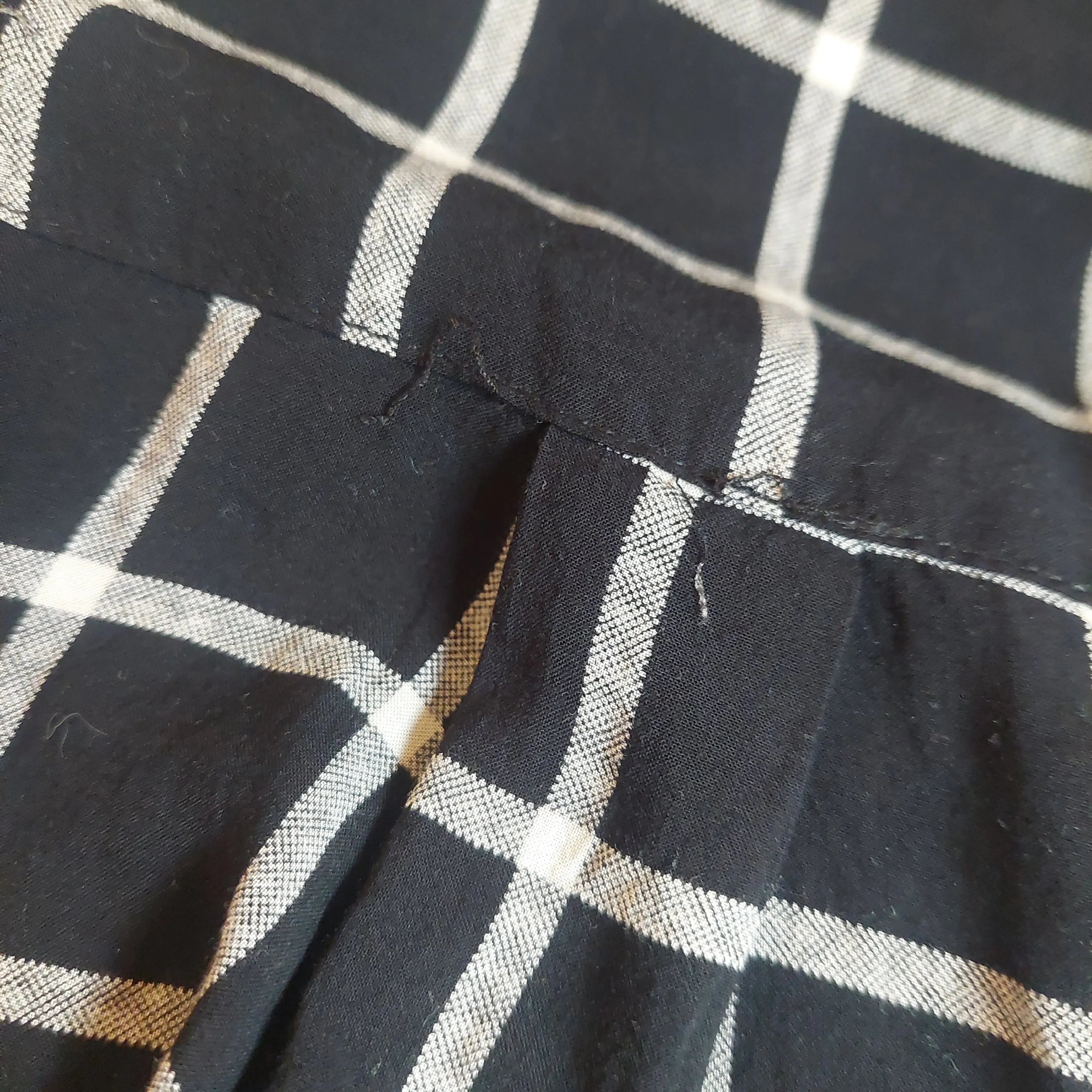 Forever 21 Black & White Checked Soft Collared Shirt | Pre Loved |