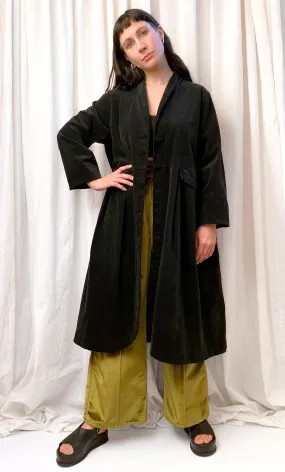 ITALIAN VELVET PLEATED COAT [ Black, Cotton, Size Medium / Large ]